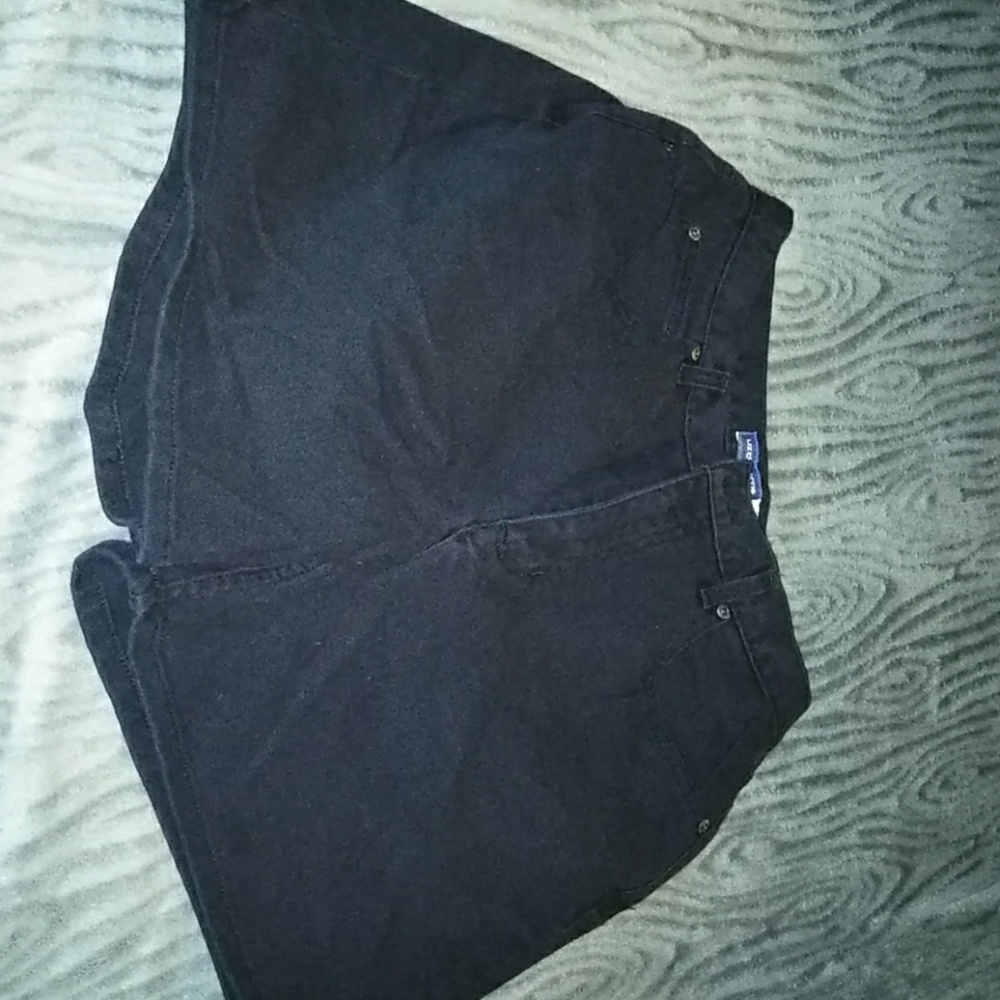 Black Liz Claiborne size 12 jean shorts